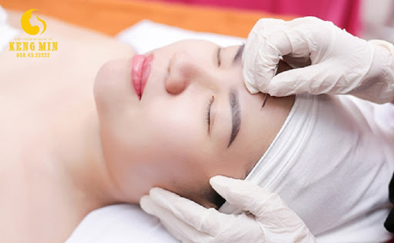 Những liệu pháp điều trị mụn ẩn tại Spa hiệu quả