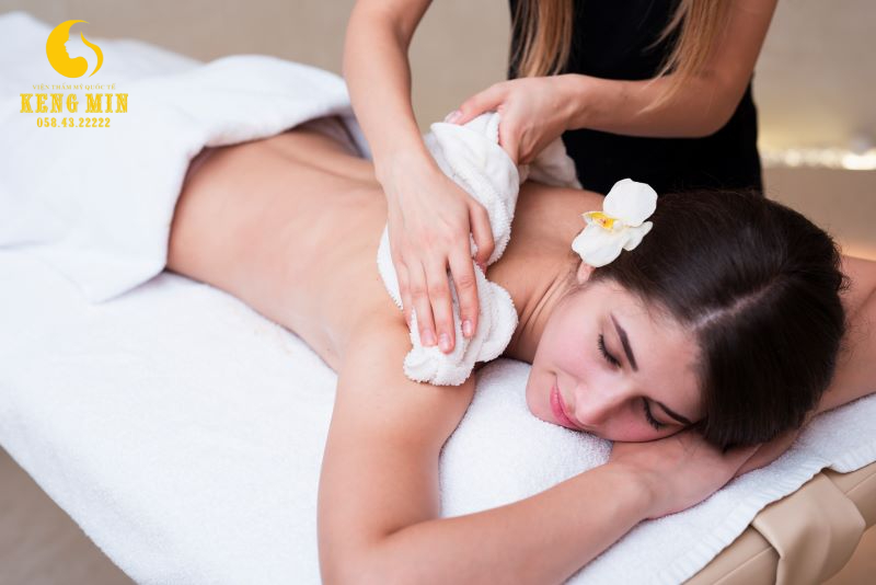 Có nên thực hiện tắm trắng body tại spa không? Địa chỉ tắm trắng được chị em yêu thích và tin cậy.
